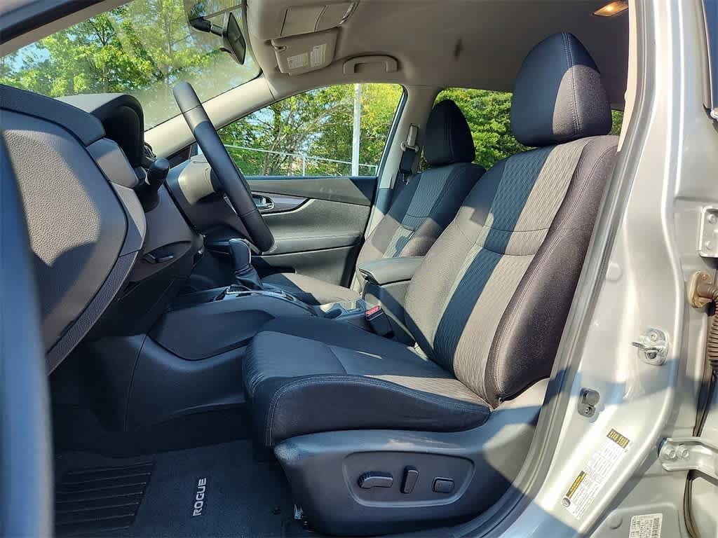 Thumbnail: 2018 Nissan Rogue - 19