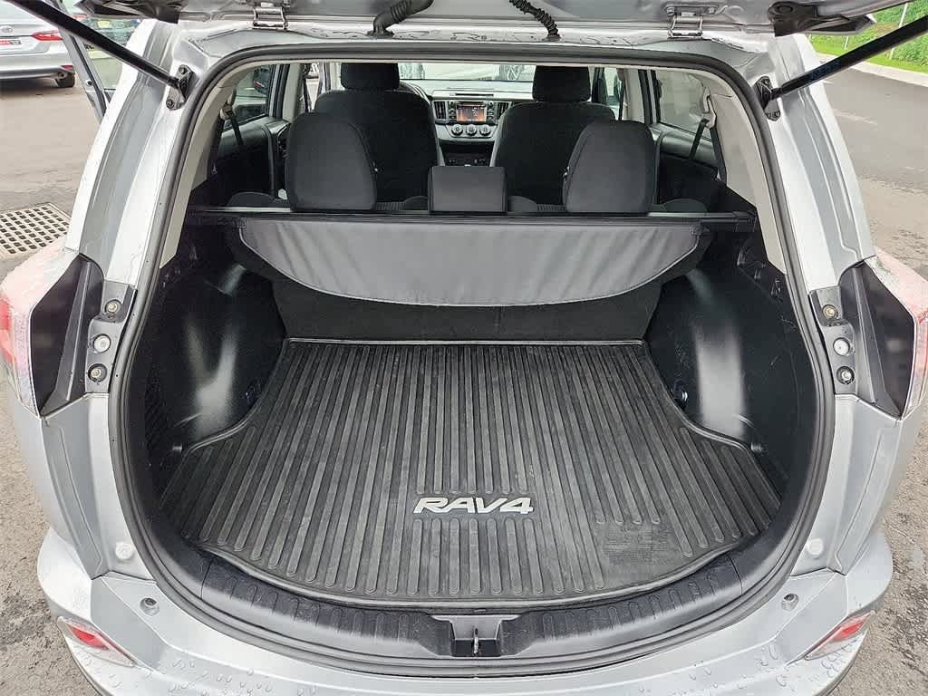 Thumbnail: 2017 Toyota RAV4 - 32
