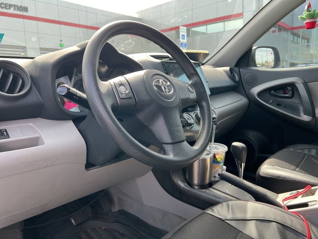Thumbnail: 2011 Toyota RAV4 - 13