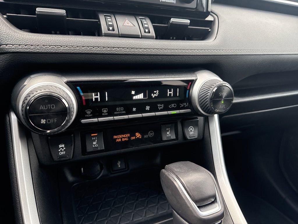 Thumbnail: 2020 Toyota RAV4 - 28