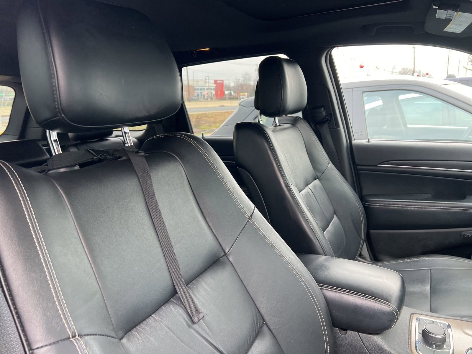 Thumbnail: 2015 Jeep Grand Cherokee - 16