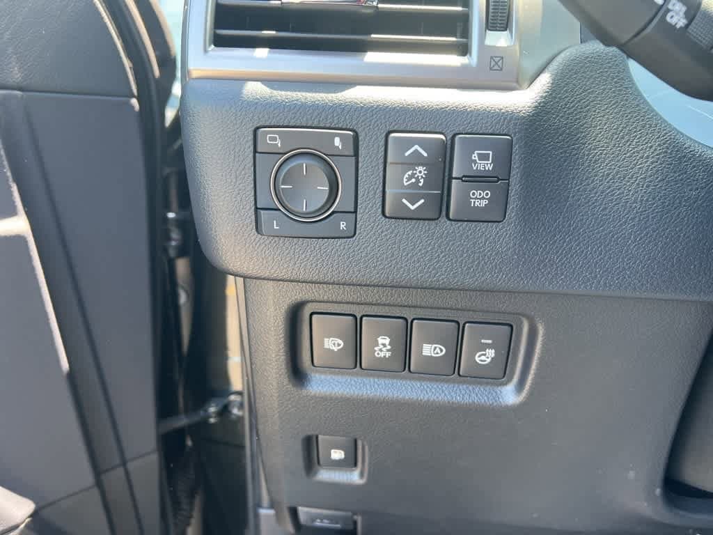 Thumbnail: 2022 Lexus GX - 23