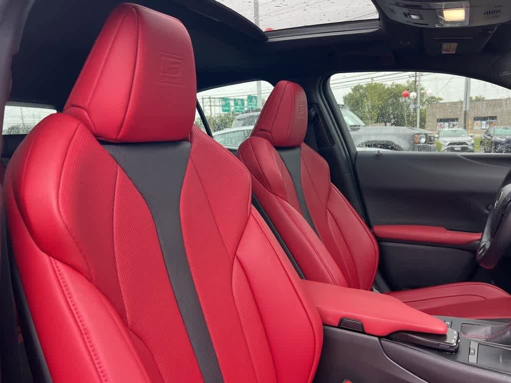 Thumbnail: 2021 Lexus UX - 18