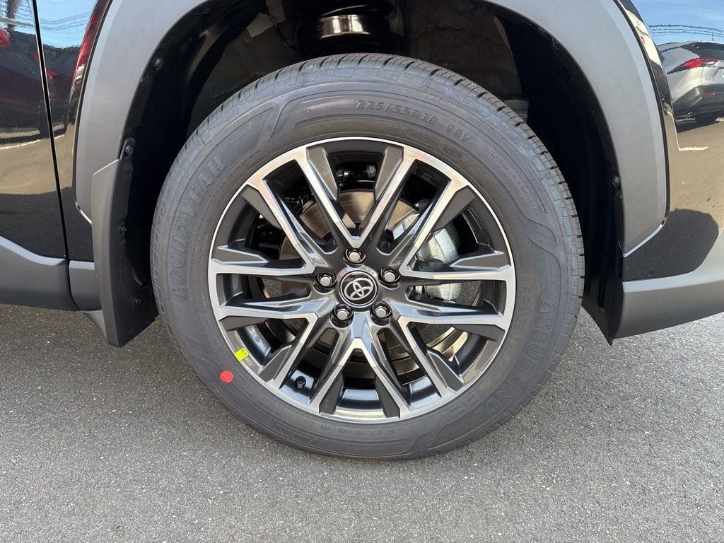 Thumbnail: 2026 Toyota Corolla Cross - 10