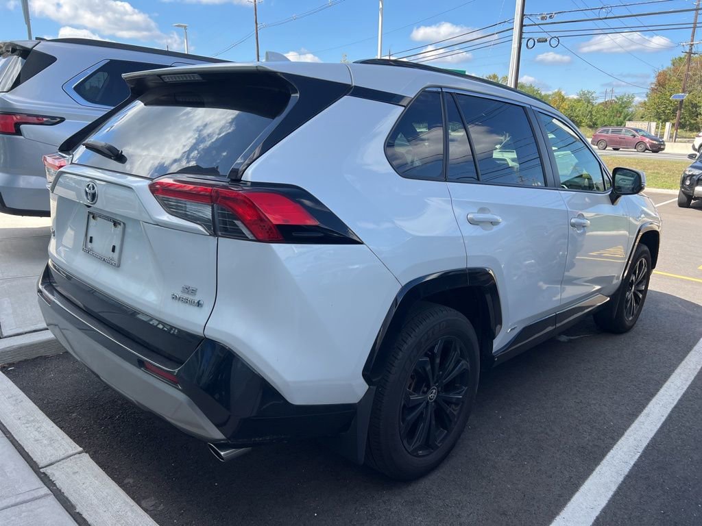 2023 Toyota RAV4 Hybrid SE photo 3