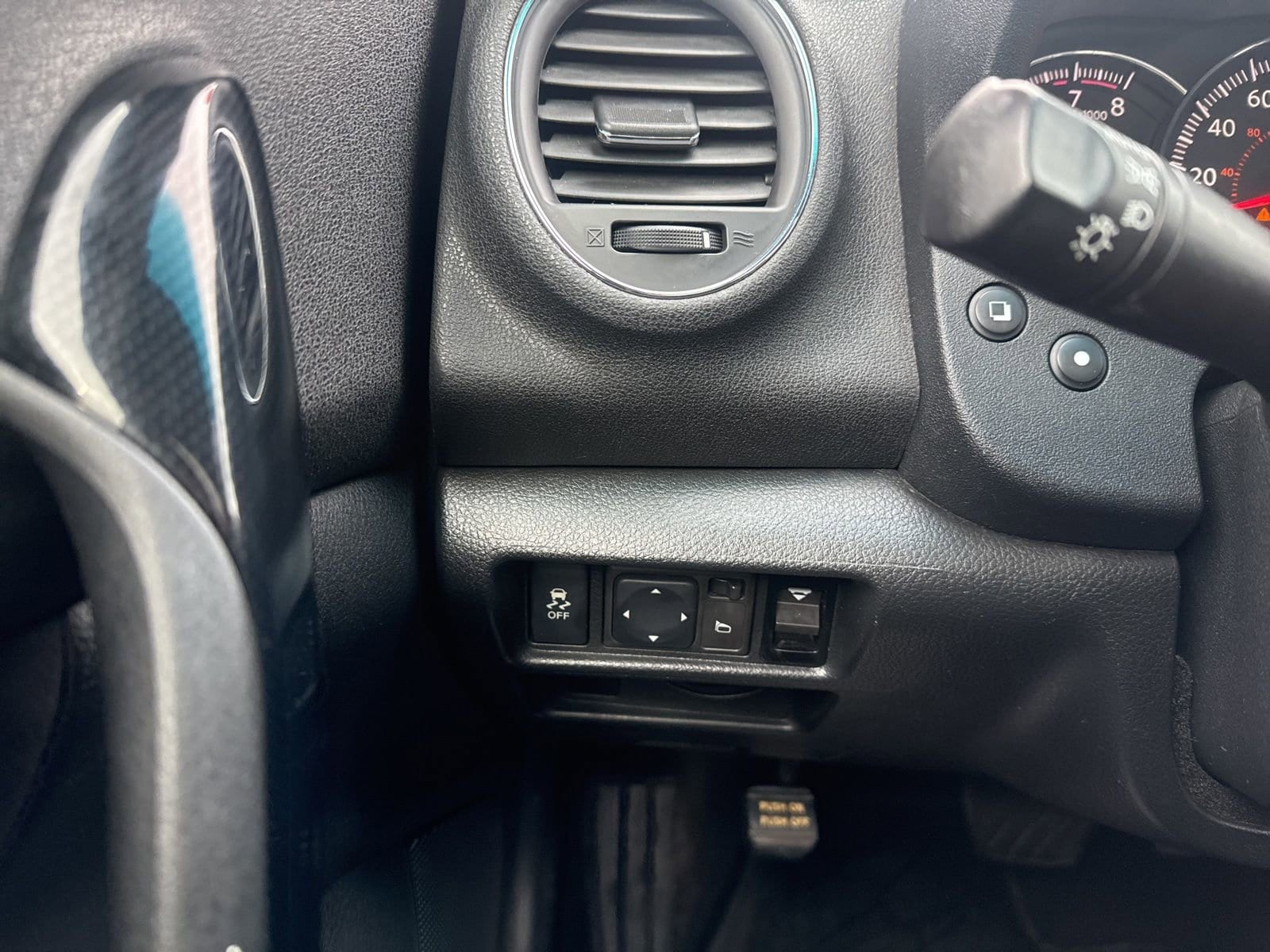 Thumbnail: 2011 Nissan Maxima - 28