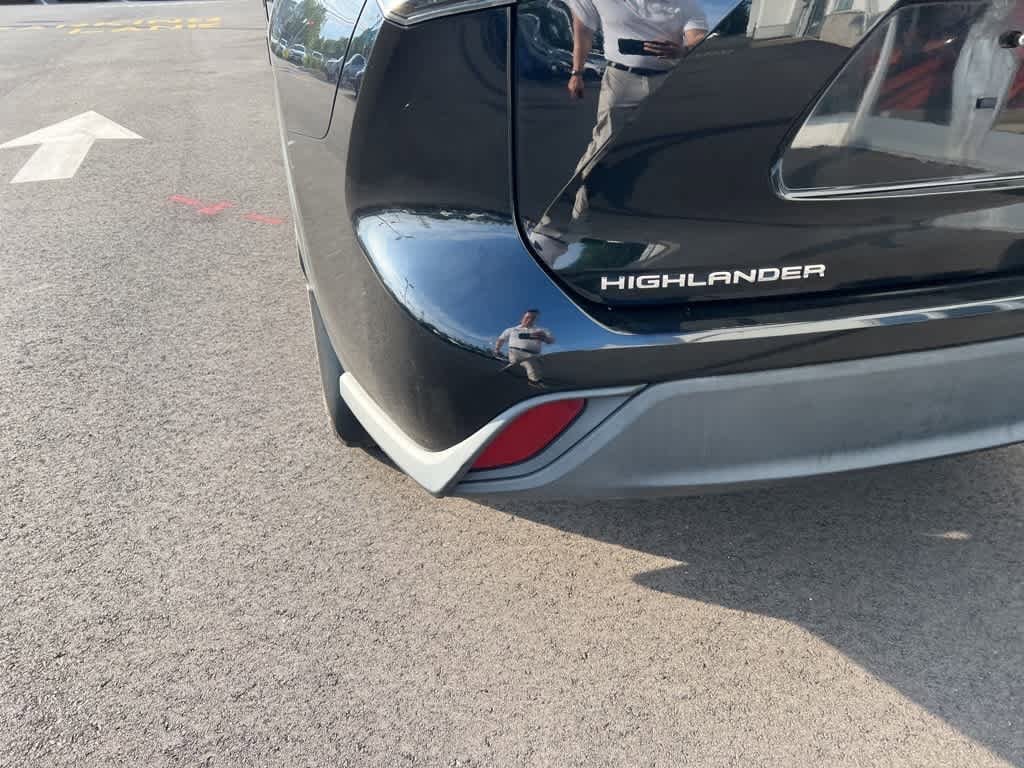 Thumbnail: 2021 Toyota Highlander - 4