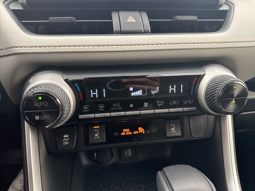 Thumbnail: 2025 Toyota RAV4 - 20