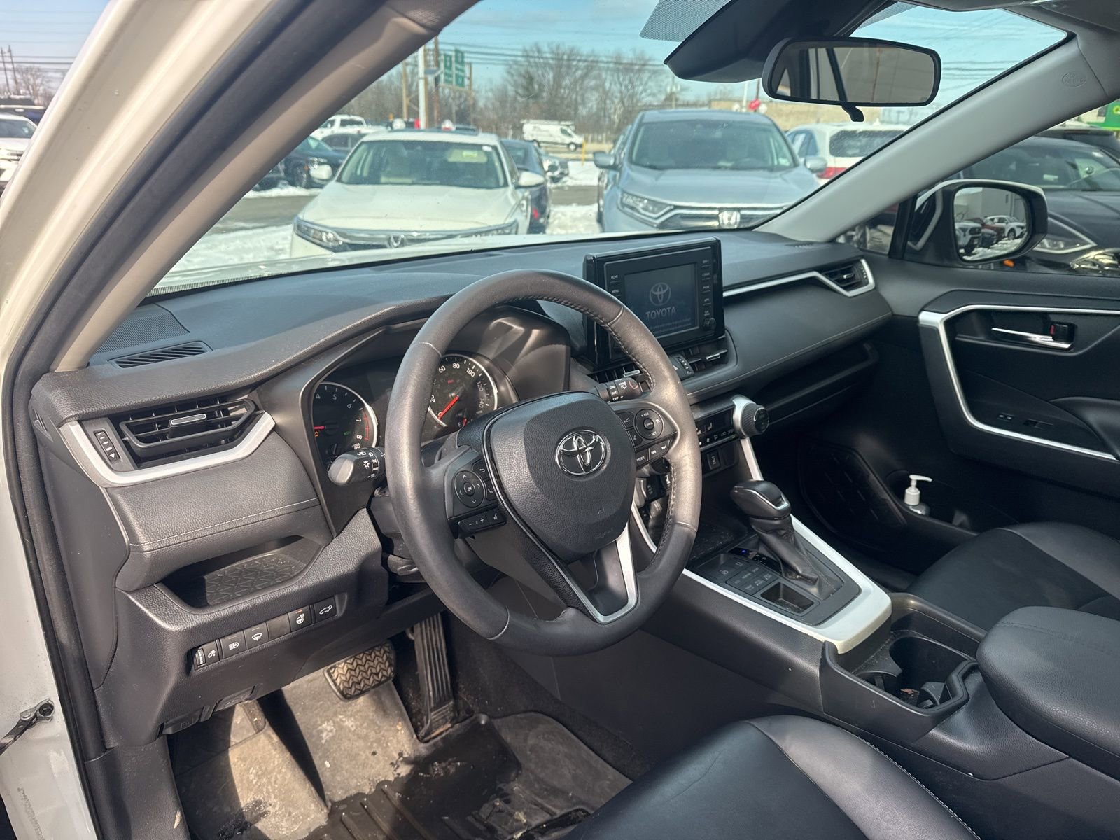 Thumbnail: 2019 Toyota RAV4 - 17
