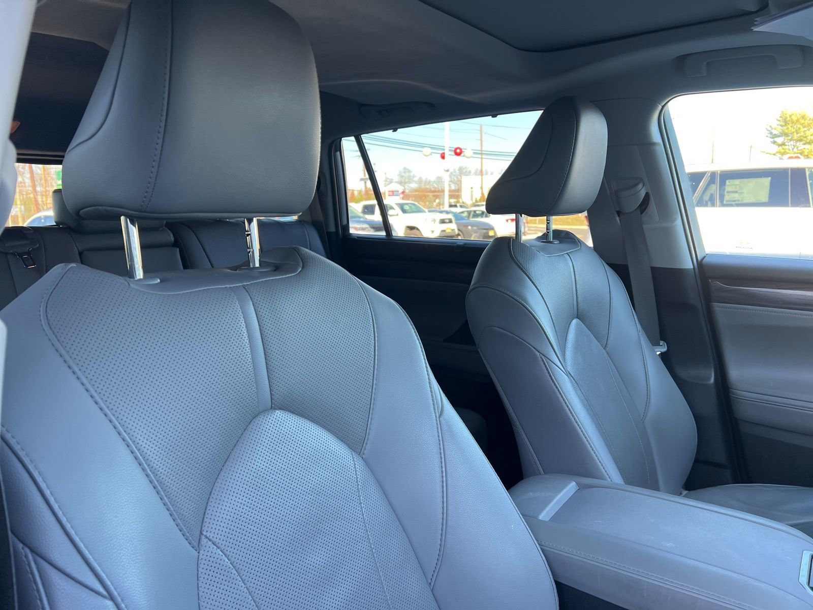 Thumbnail: 2020 Toyota Highlander - 16