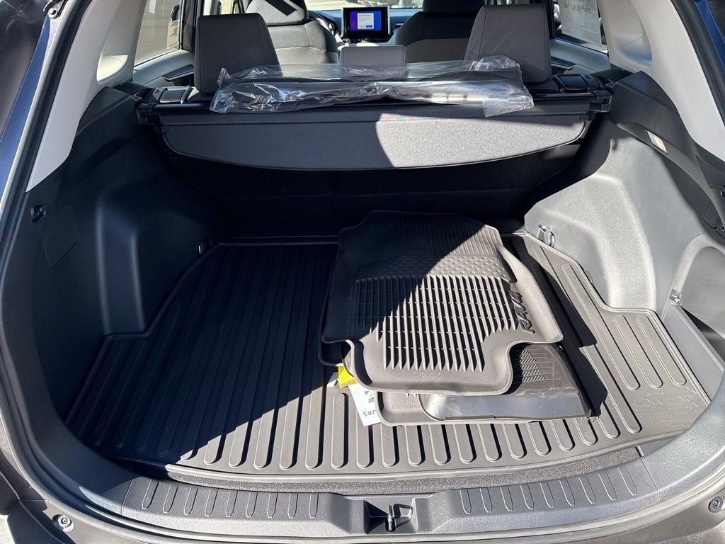 Thumbnail: 2025 Toyota RAV4 - 10