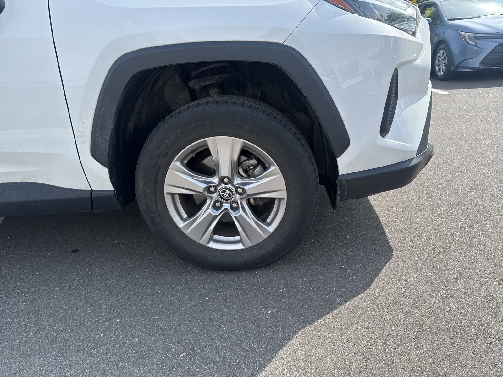 Thumbnail: 2023 Toyota RAV4 - 16
