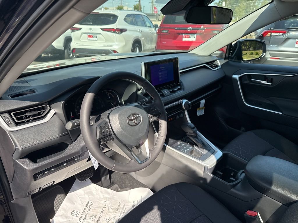 Thumbnail: 2025 Toyota RAV4 - 9
