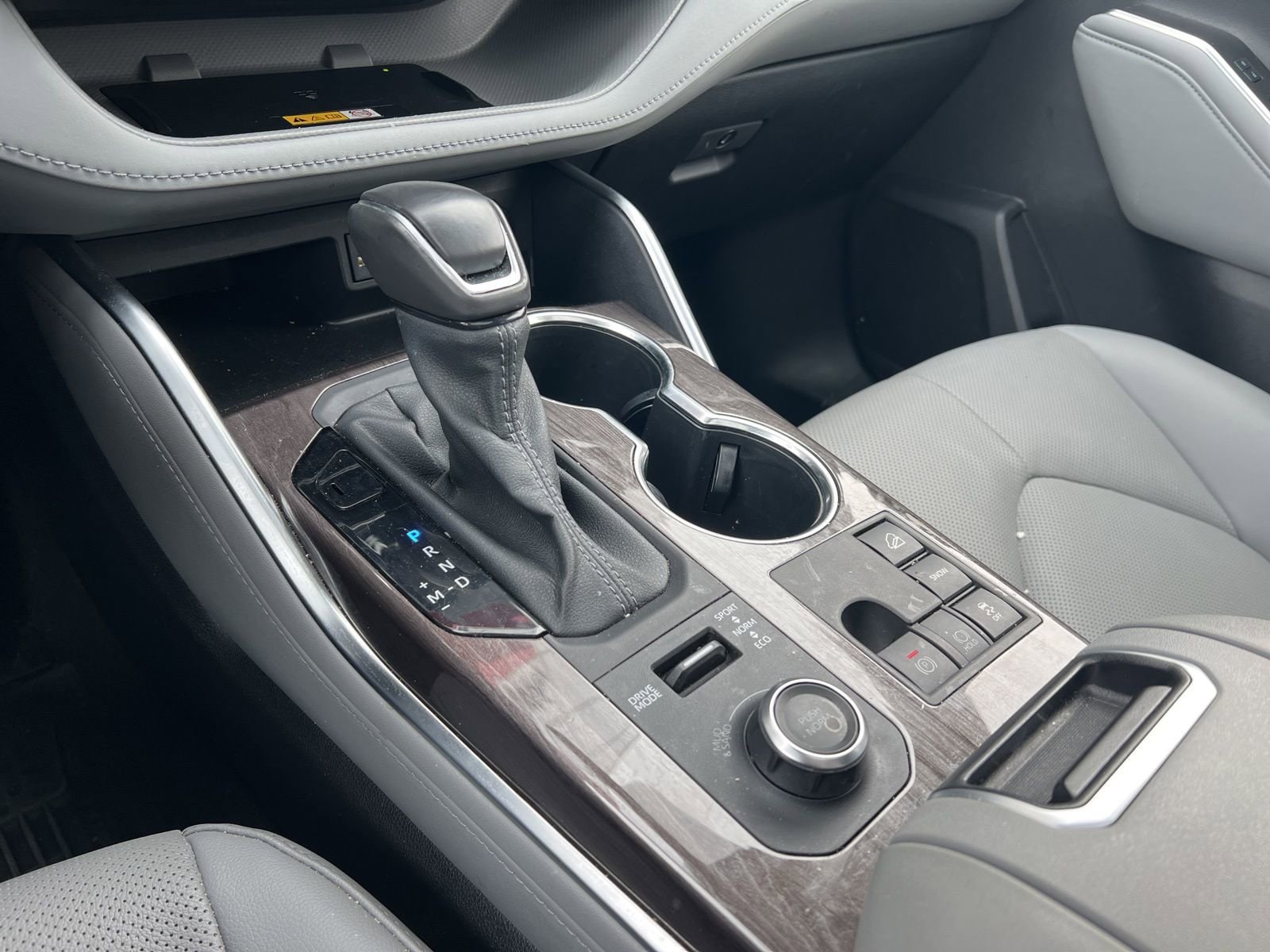 Thumbnail: 2023 Toyota Highlander - 19