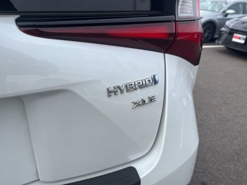 Thumbnail: 2022 Toyota Prius - 15