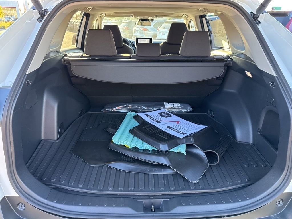 Thumbnail: 2025 Toyota RAV4 - 9