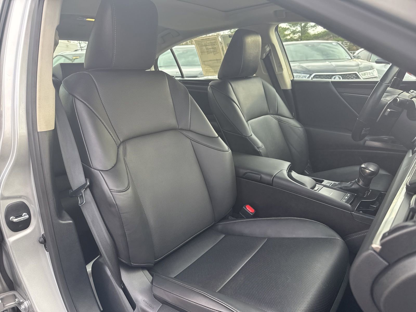 Thumbnail: 2020 Lexus ES - 21