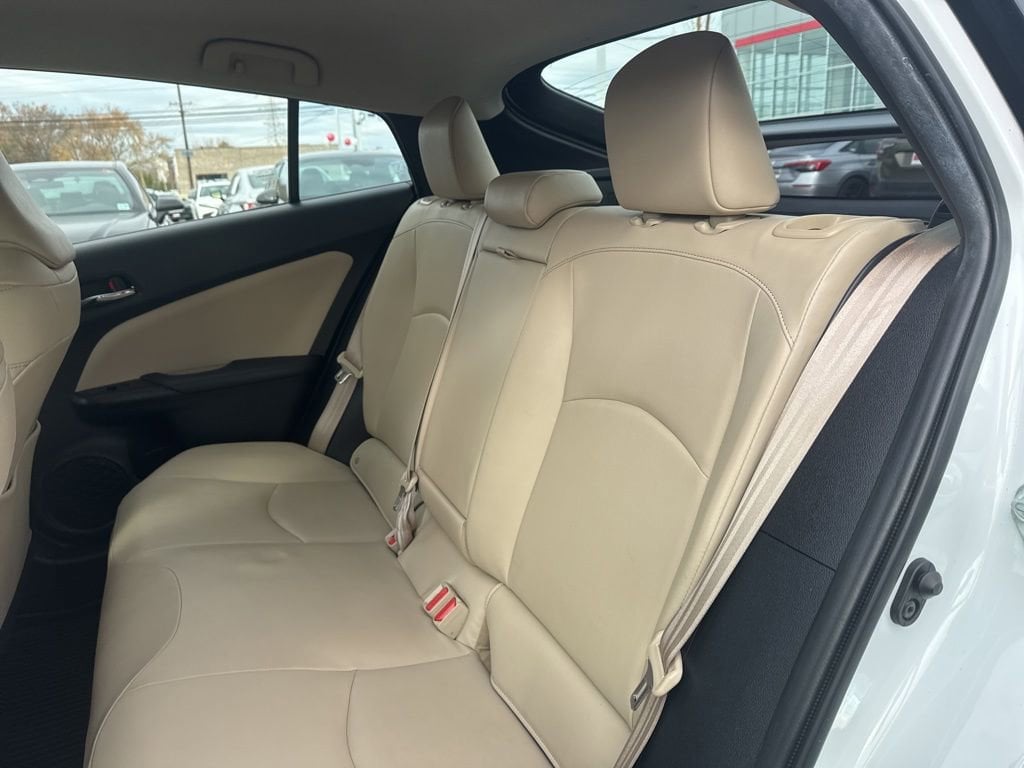 Thumbnail: 2022 Toyota Prius - 21