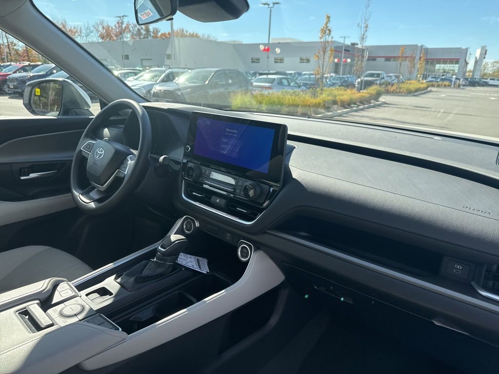 Thumbnail: 2026 Toyota Grand Highlander - 14