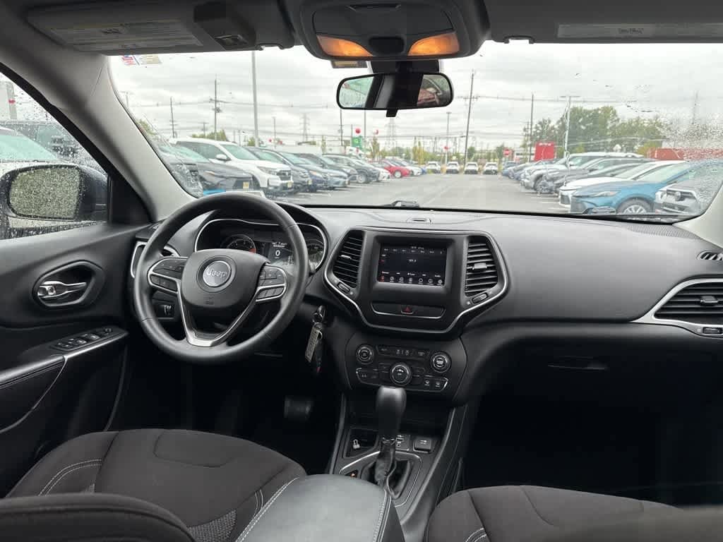 Thumbnail: 2020 Jeep Cherokee - 24