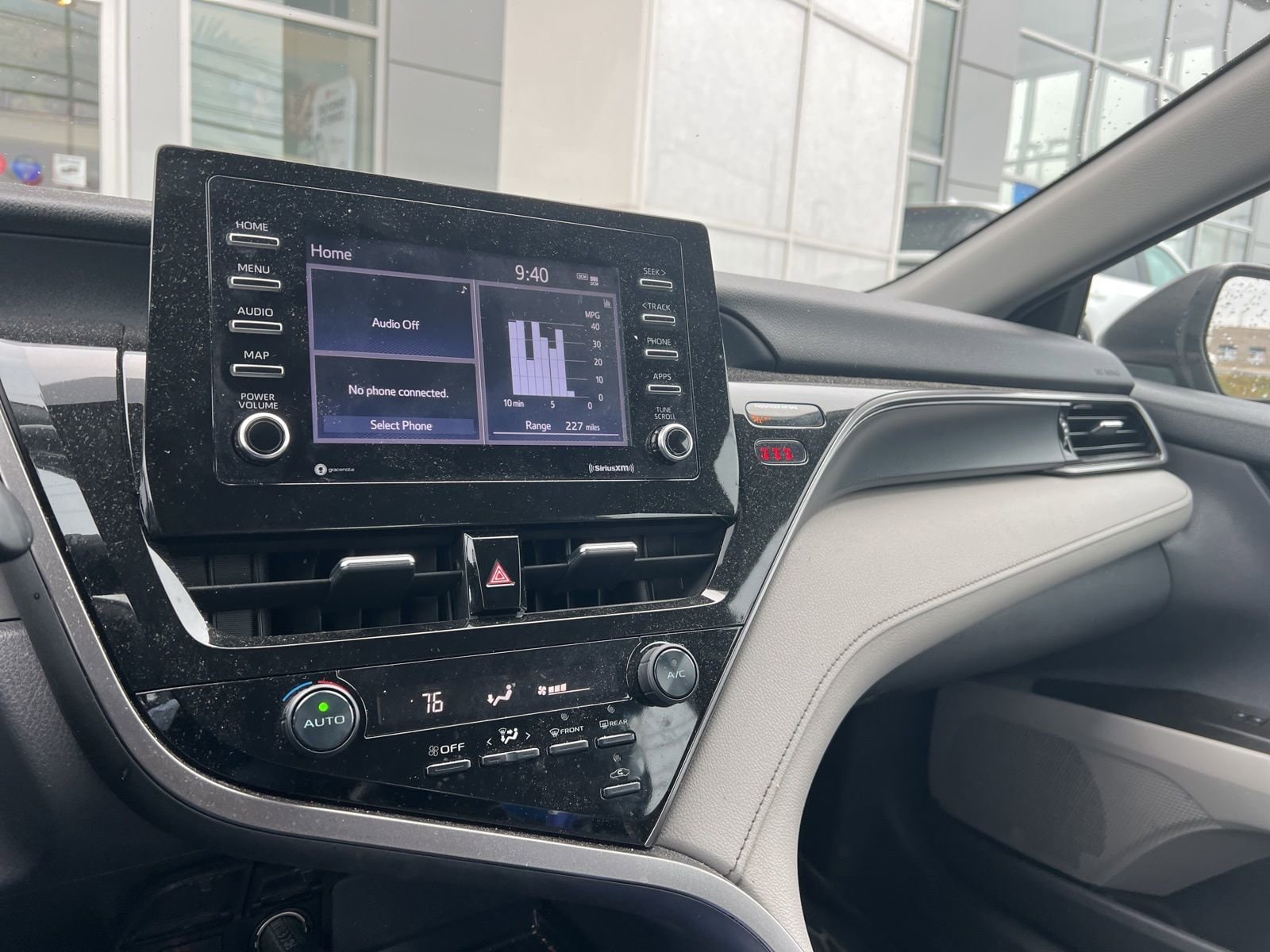 Thumbnail: 2021 Toyota Camry - 18