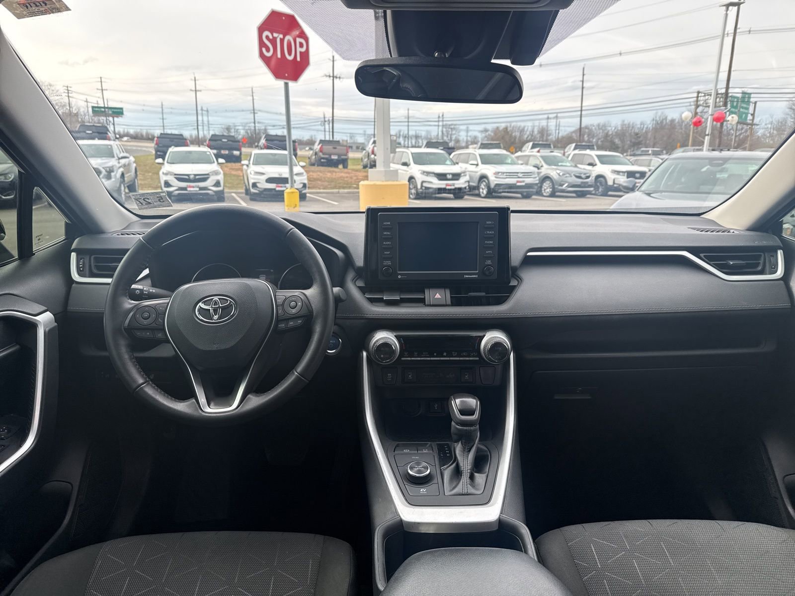 Thumbnail: 2022 Toyota RAV4 - 24