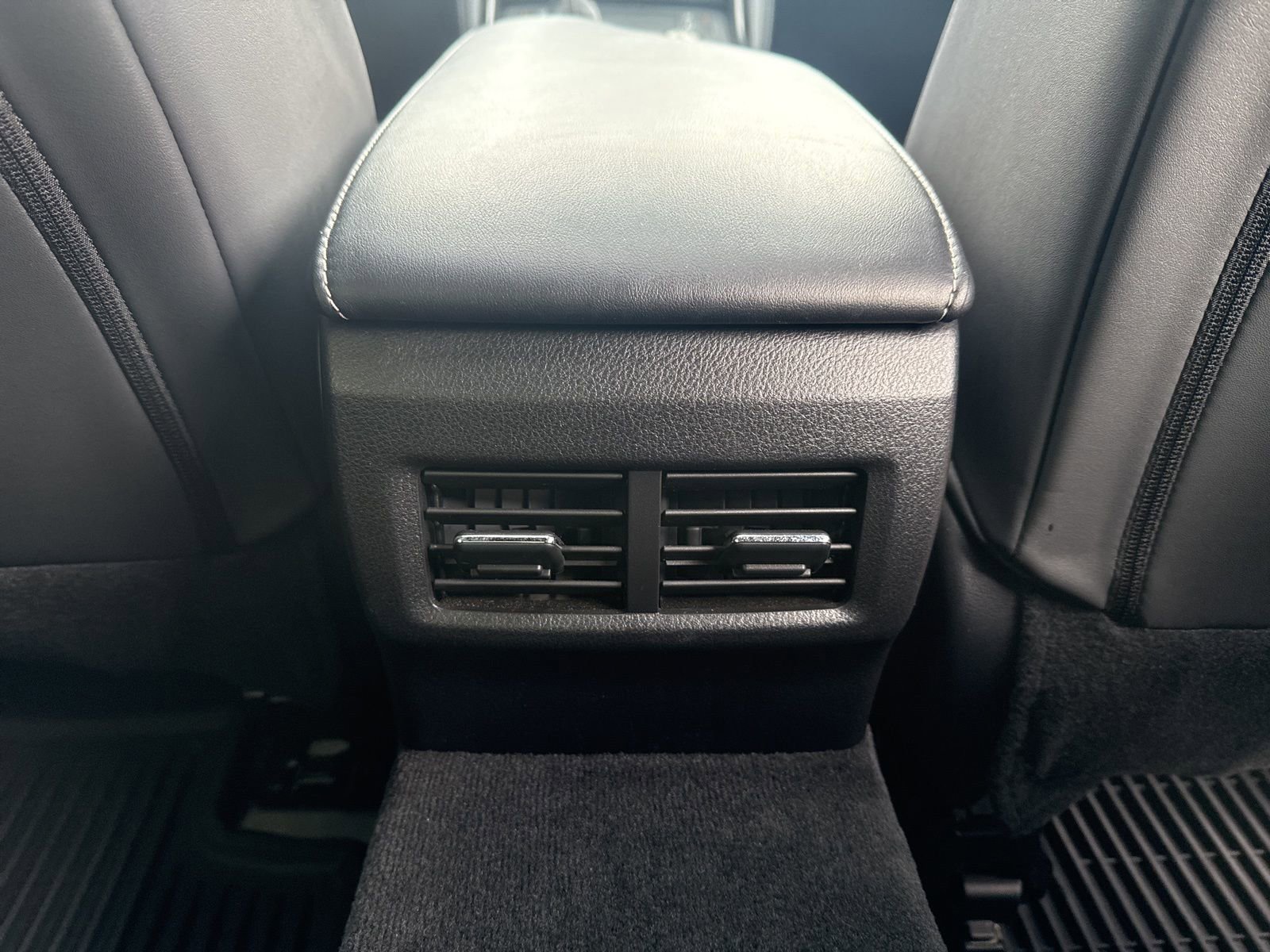 Thumbnail: 2022 Lexus IS - 30