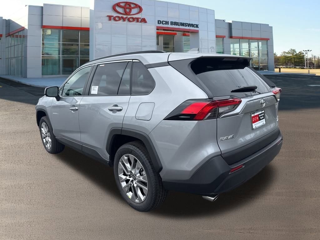 Thumbnail: 2025 Toyota RAV4 - 6