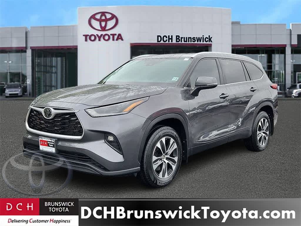 Thumbnail: 2021 Toyota Highlander - 1