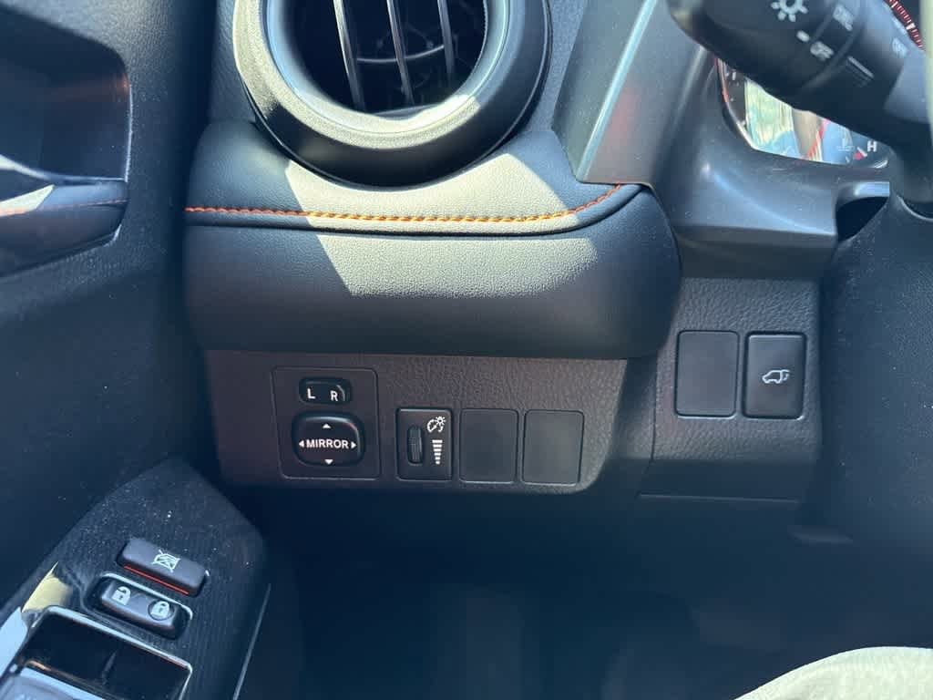 Thumbnail: 2016 Toyota RAV4 - 27