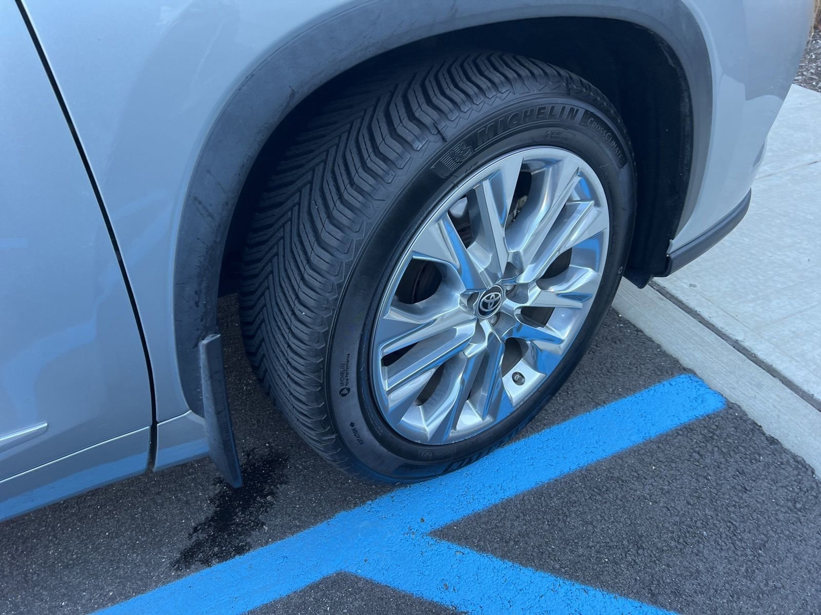 Thumbnail: 2020 Toyota Highlander - 22