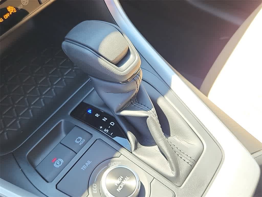 Thumbnail: 2025 Toyota RAV4 - 7