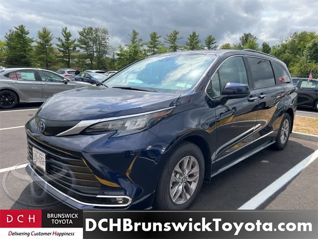 2024 Toyota Sienna XLE -
                North Brunswick Township, NJ