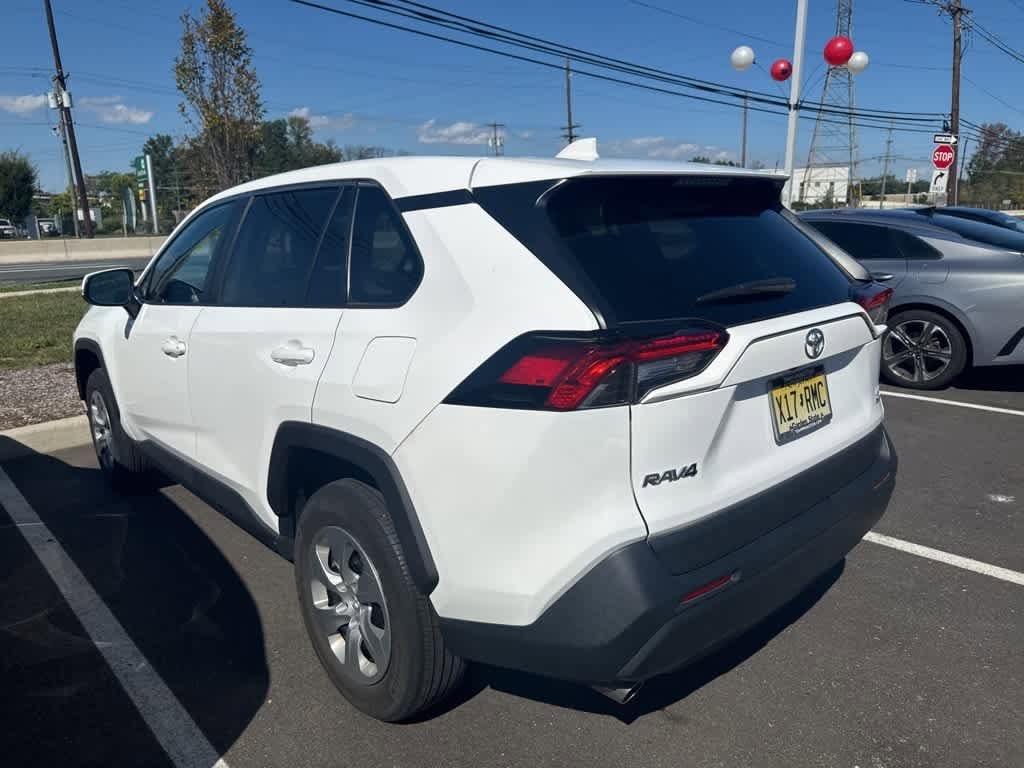 Thumbnail: 2022 Toyota RAV4 - 4