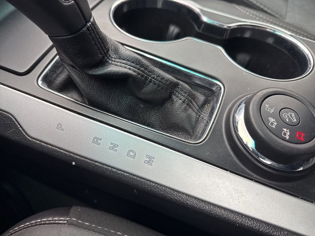 Thumbnail: 2015 Ford Explorer - 29