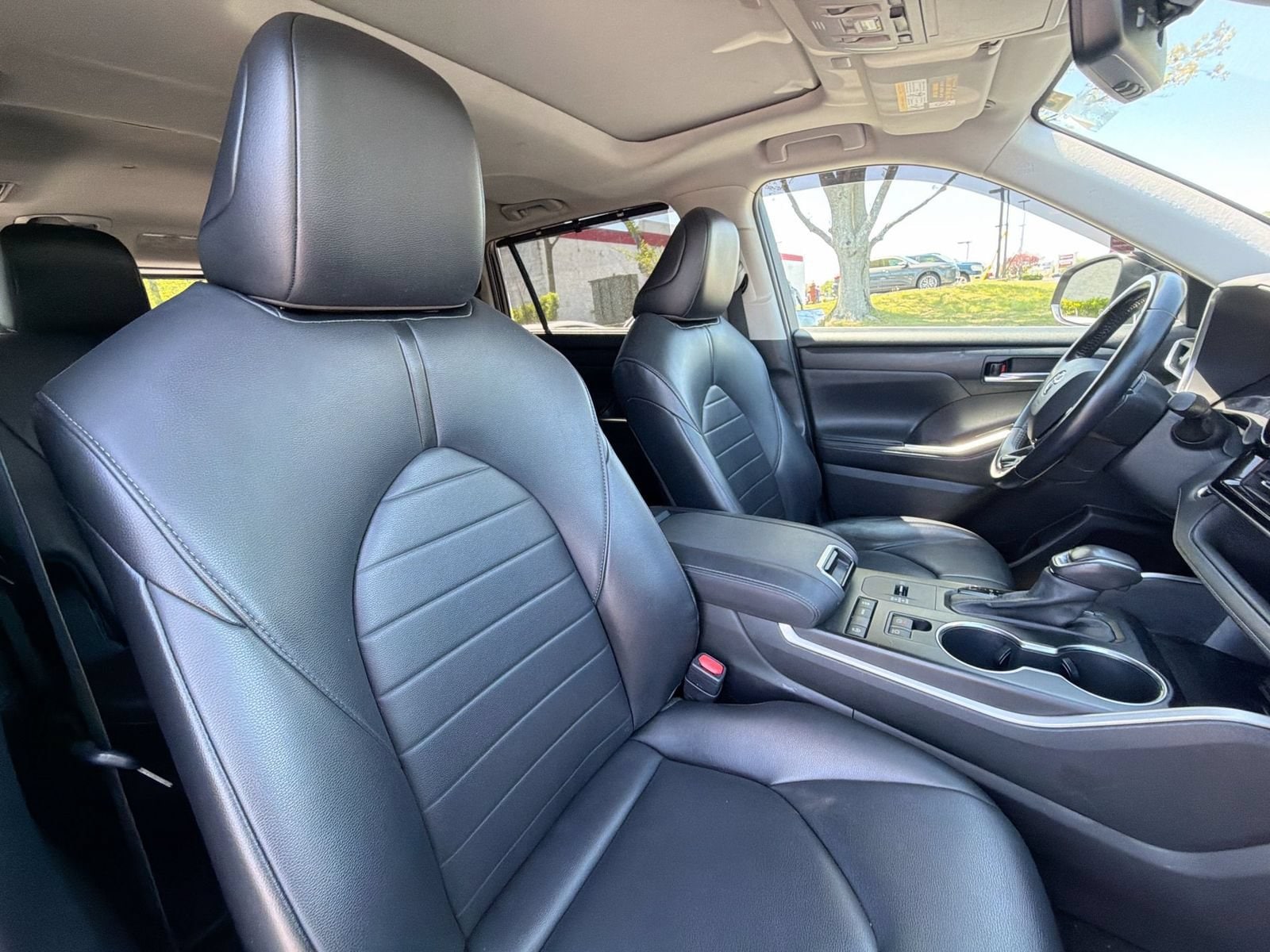 Thumbnail: 2021 Toyota Highlander - 24
