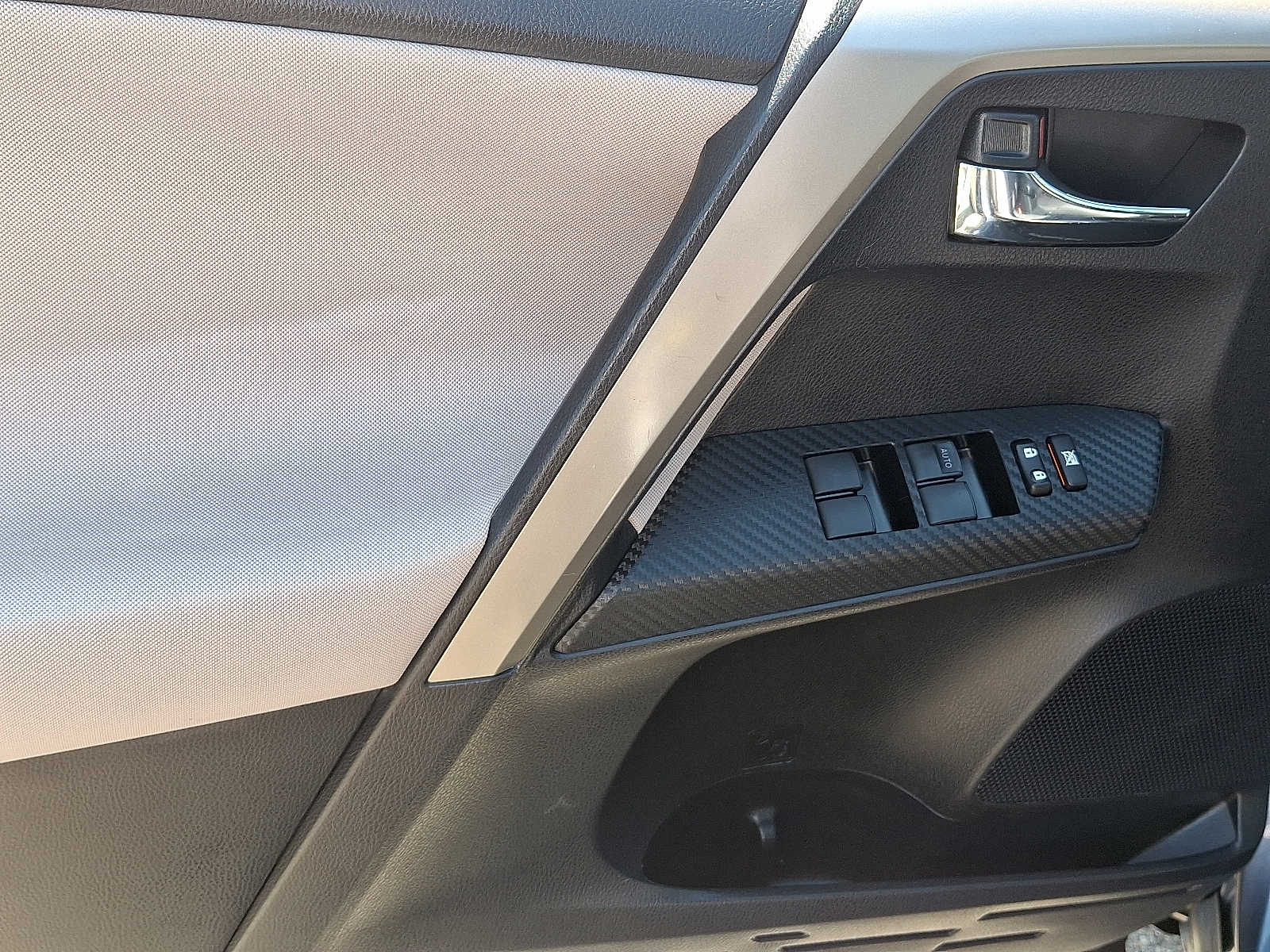 Thumbnail: 2014 Toyota RAV4 - 14