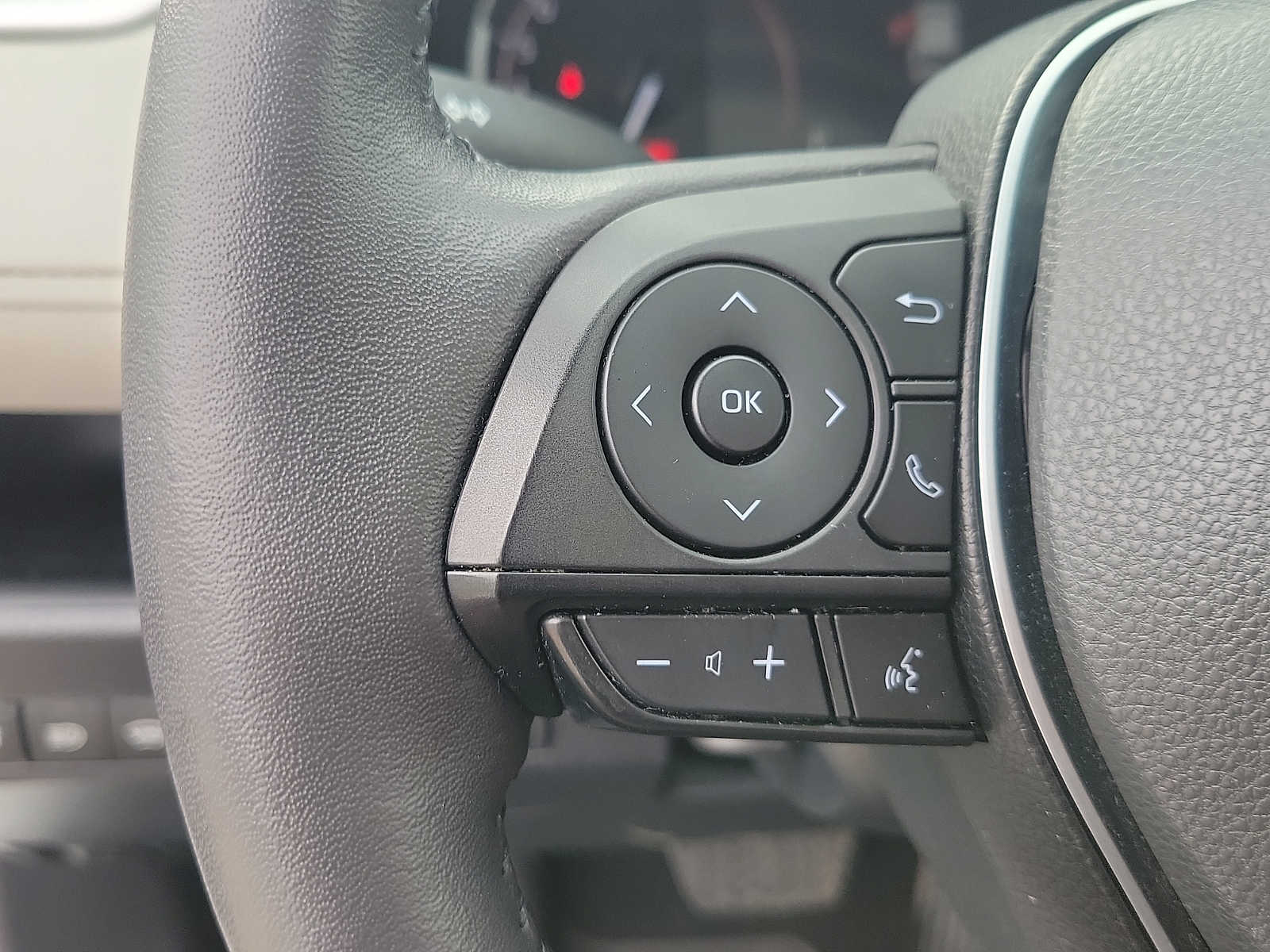 Thumbnail: 2023 Toyota RAV4 - 24