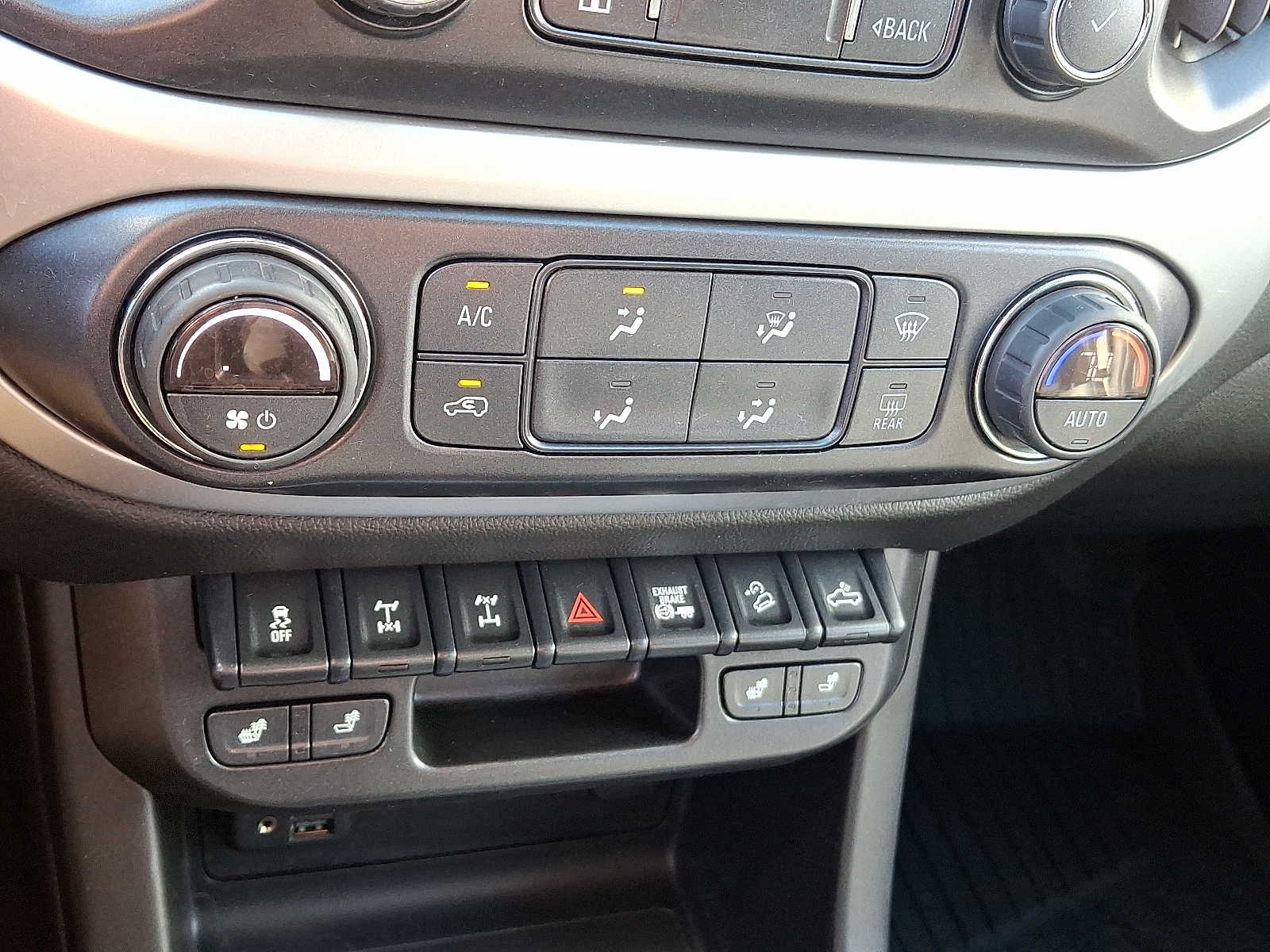 Thumbnail: 2020 Chevrolet Colorado - 16