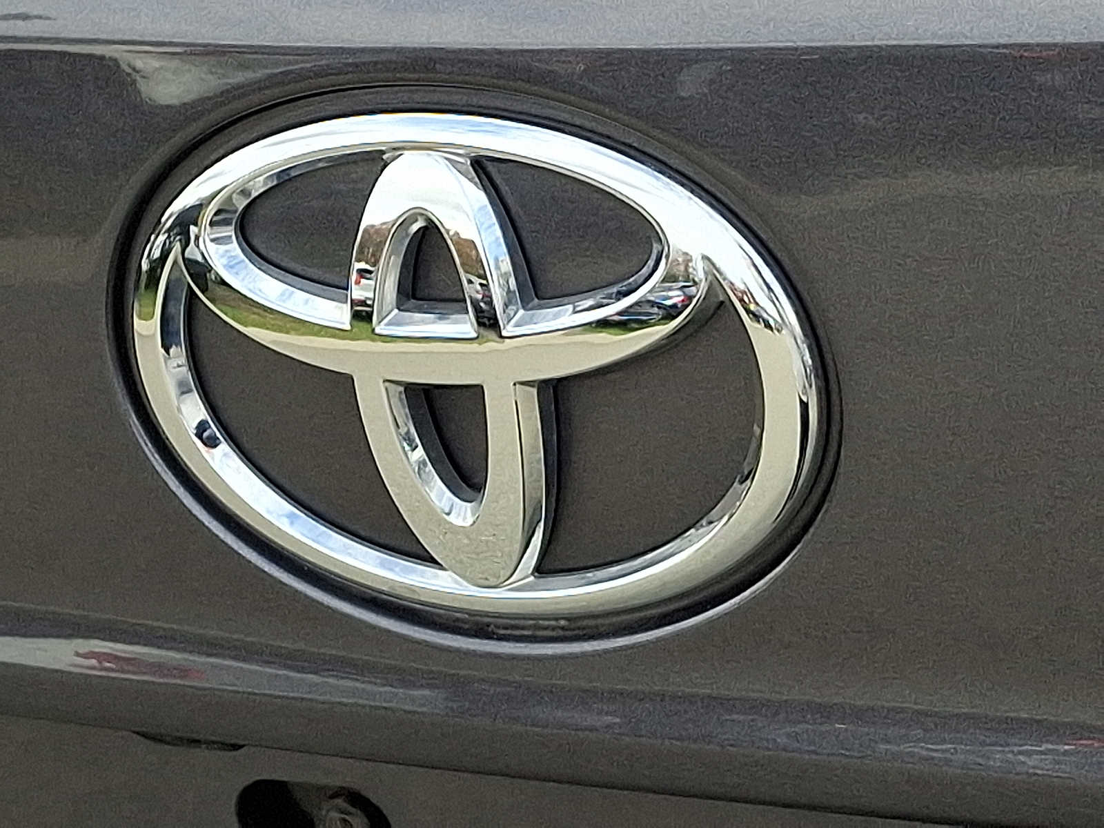 Thumbnail: 2023 Toyota Highlander - 33