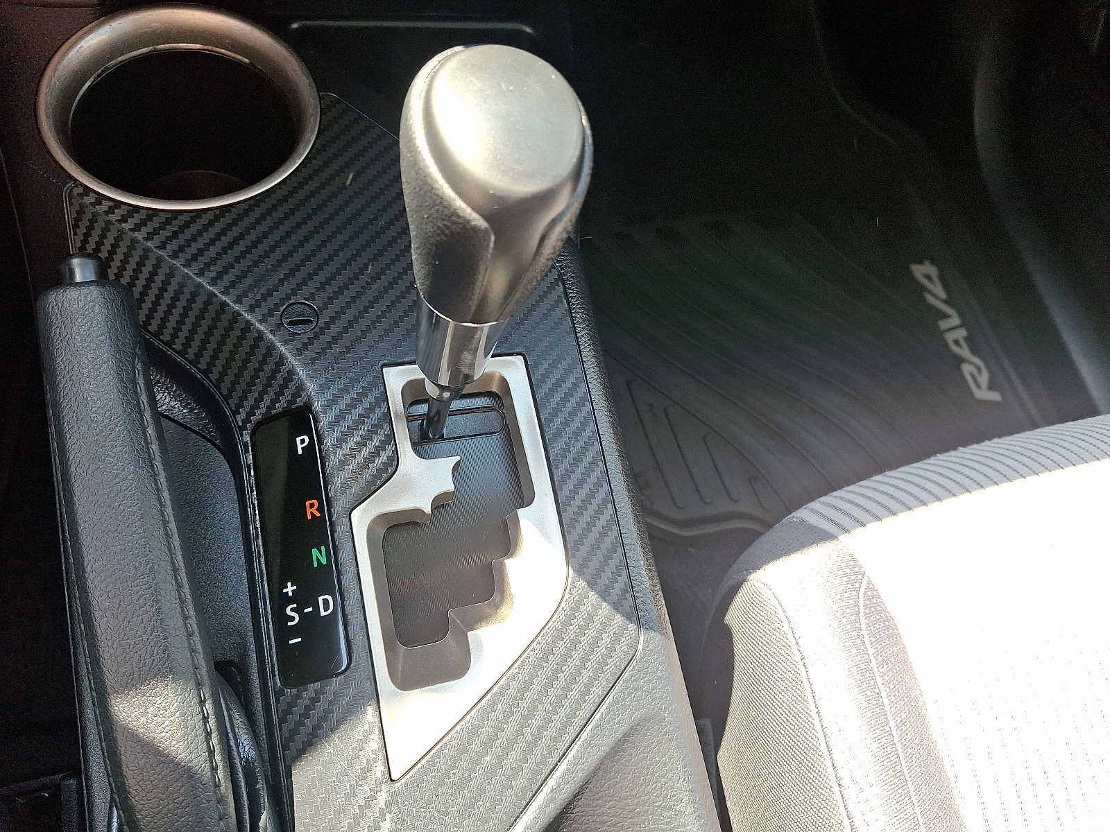 Thumbnail: 2014 Toyota RAV4 - 17