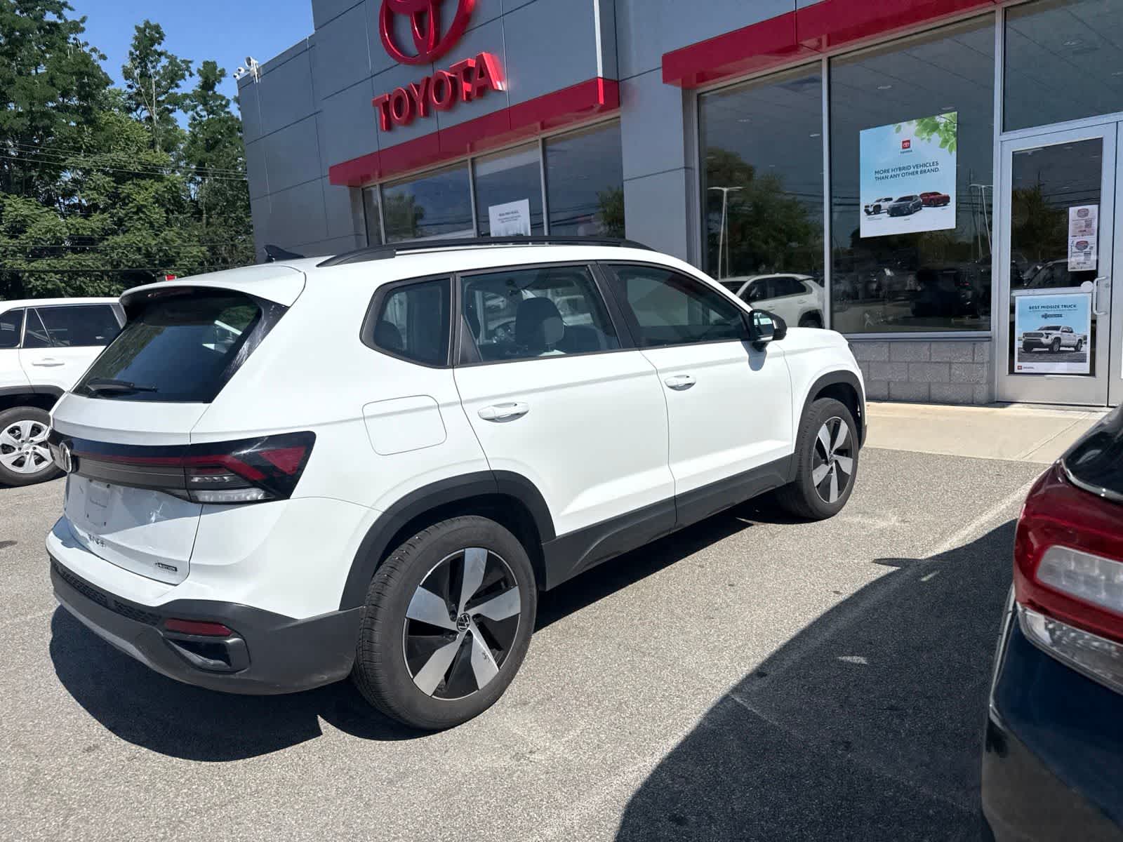 Thumbnail: 2025 Volkswagen Taos - 4