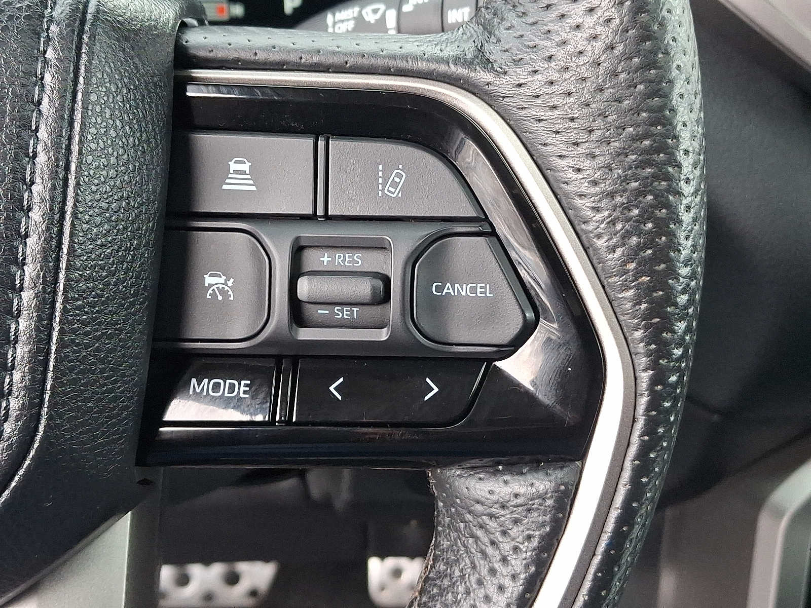 Thumbnail: 2023 Toyota Sequoia - 27