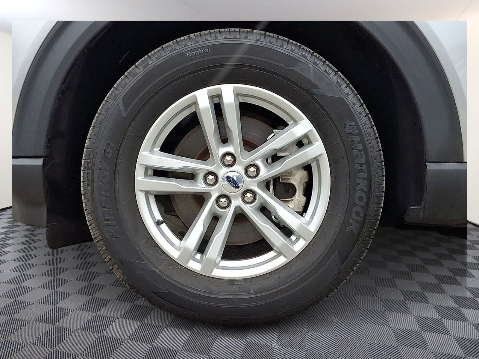 Thumbnail: 2022 Ford Explorer - 8