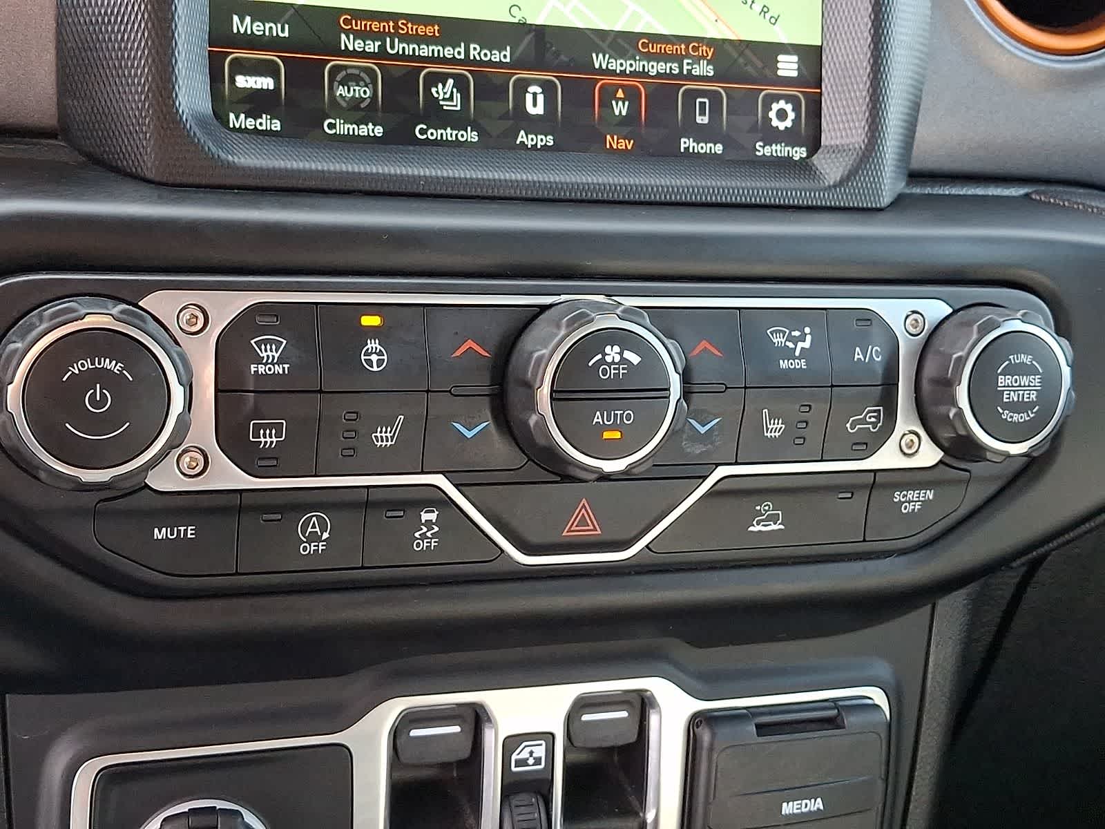 Thumbnail: 2021 Jeep Gladiator - 17