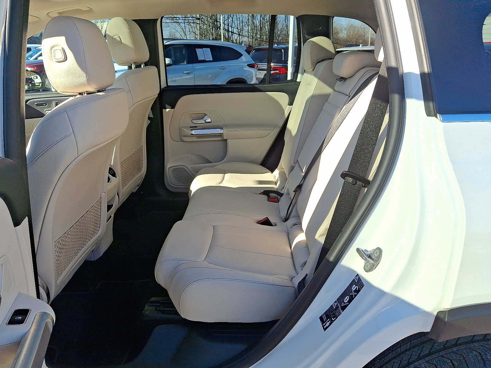 Thumbnail: 2022 Mercedes-Benz GLB - 11