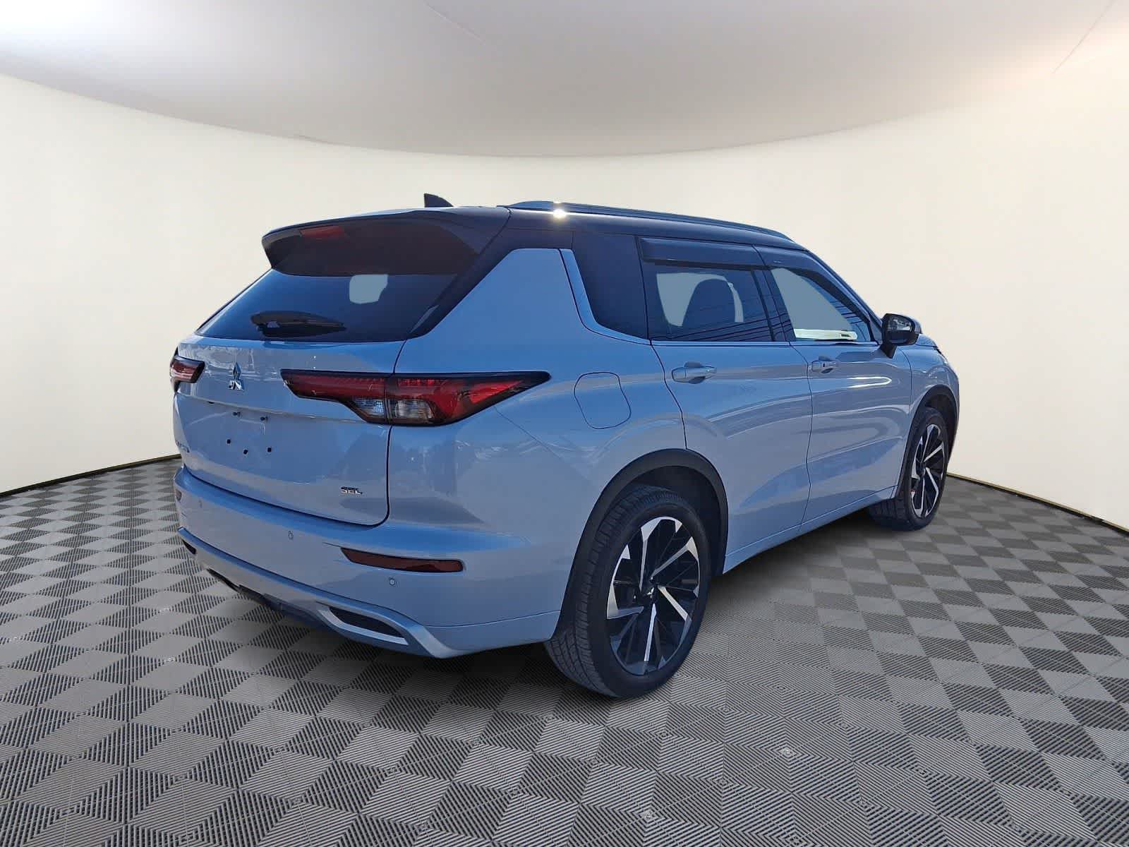 Thumbnail: 2024 Mitsubishi Outlander - 5