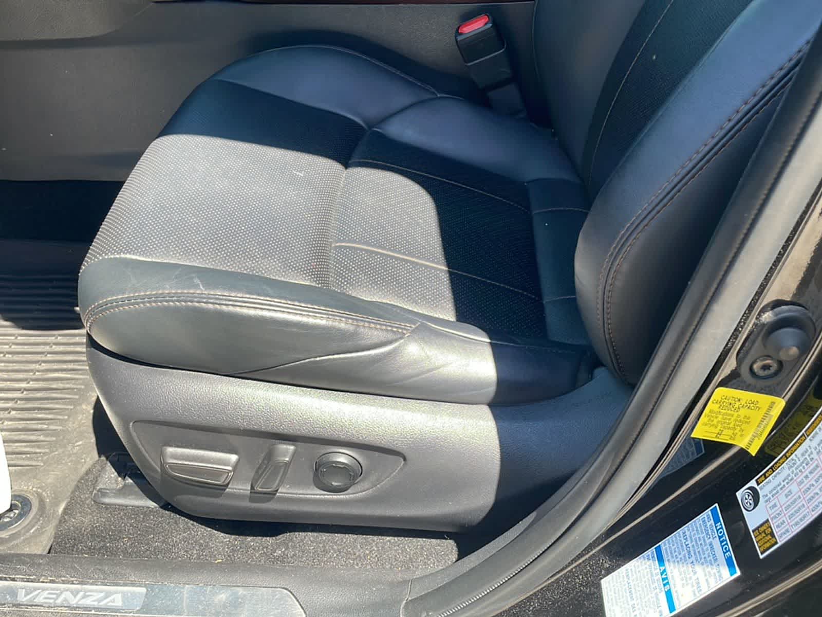 Thumbnail: 2021 Toyota Venza - 14