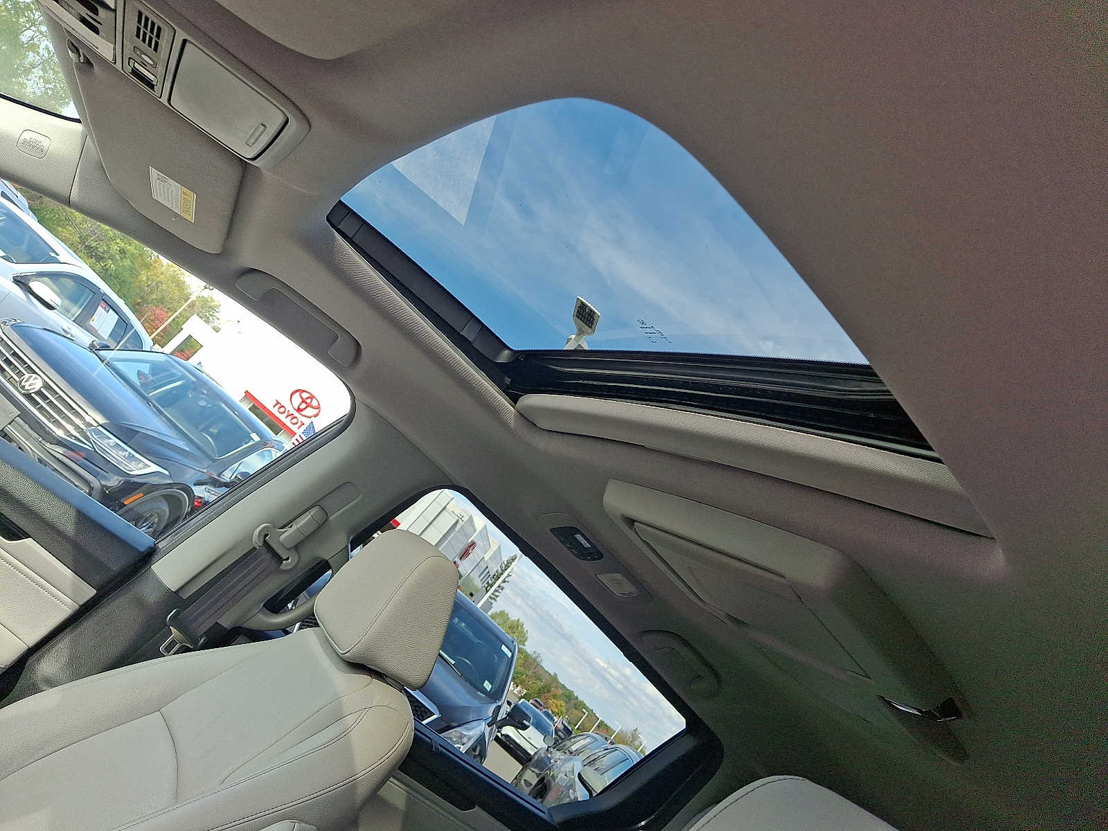 Thumbnail: 2023 Honda Odyssey - 14