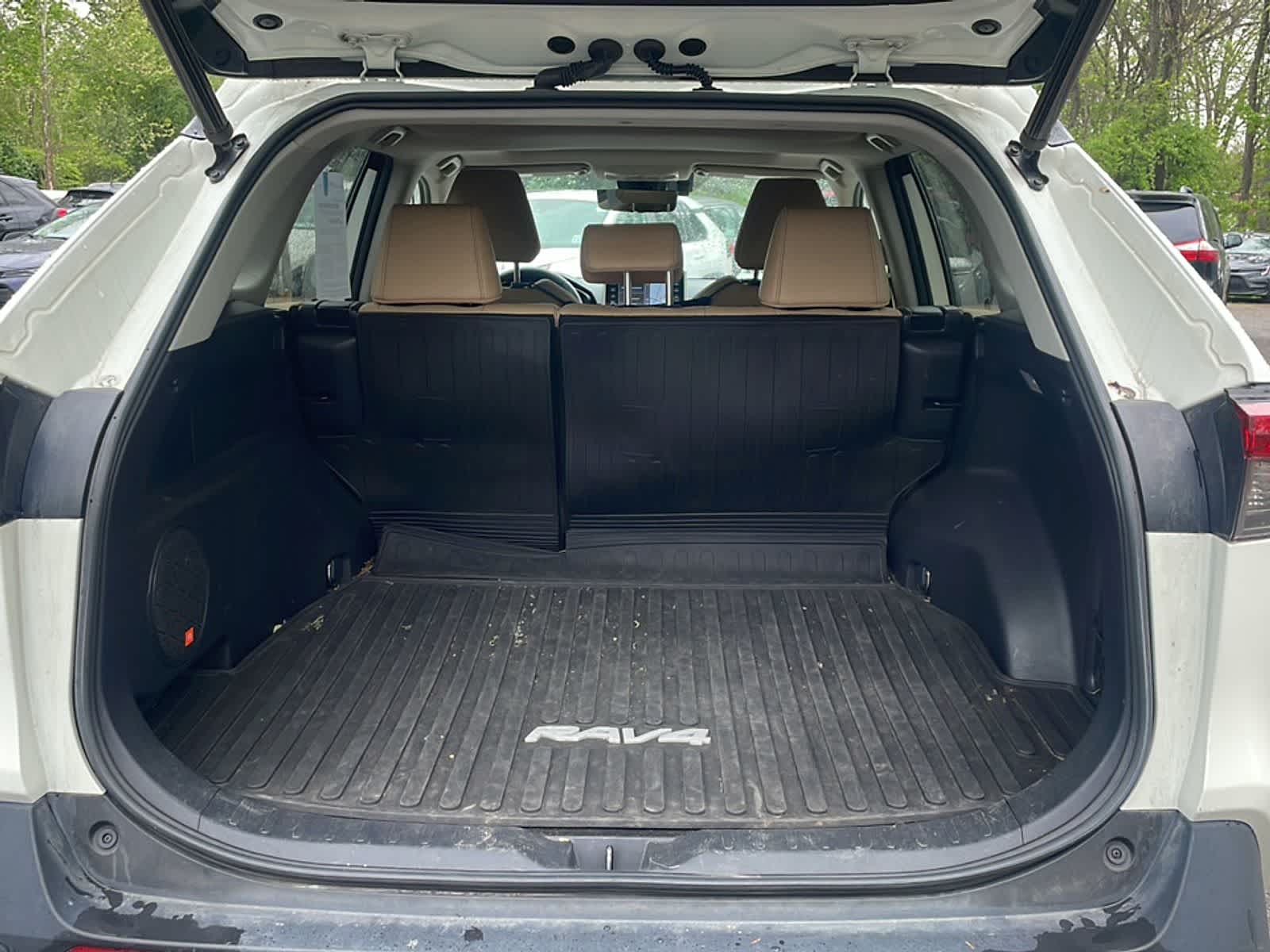 Thumbnail: 2021 Toyota RAV4 - 9